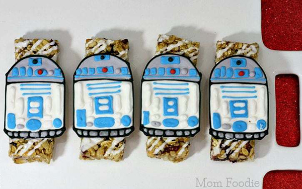 Star Wars R2D2 GRANOLA BARS by Mom Foodie