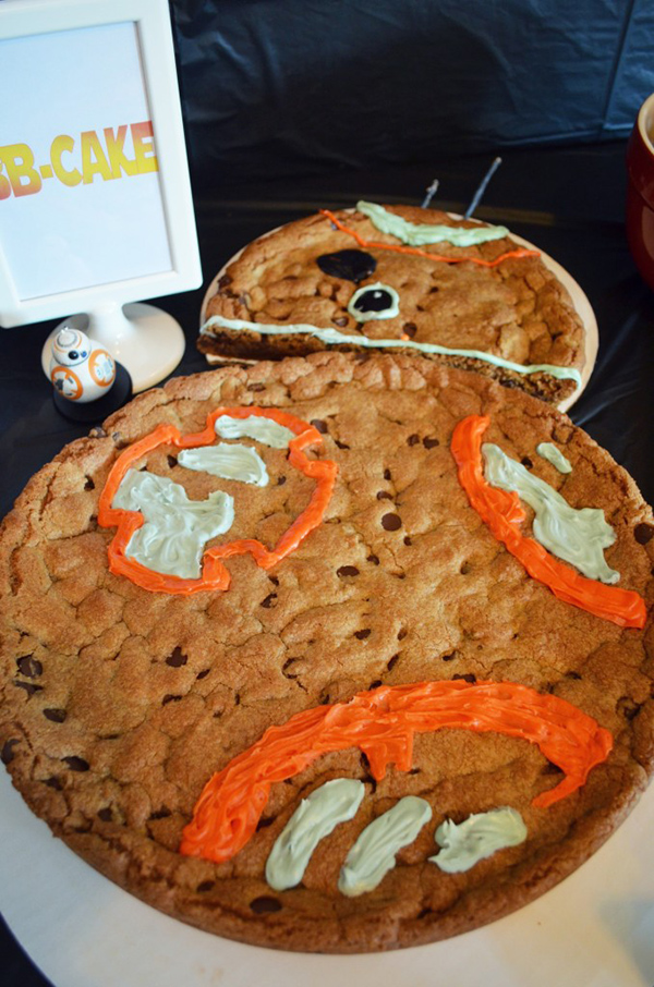 BB-8 Cookie Cake by Eclectic Momsense