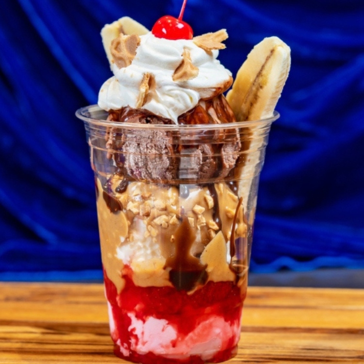 Disneyland Resort has brand new food and drinks for the summer!