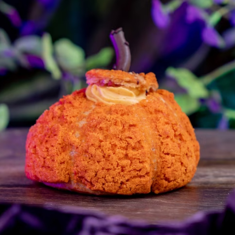 Check out all of the Pumpkin Spice food and drinks at the Disneyland Resort!